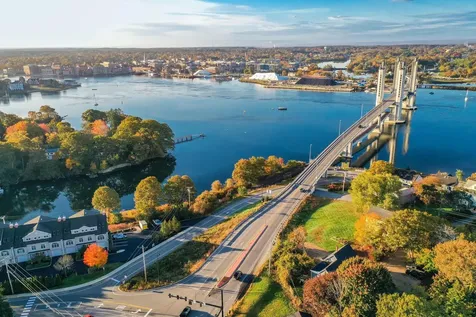 19 Bridge Street Kittery ME 03904