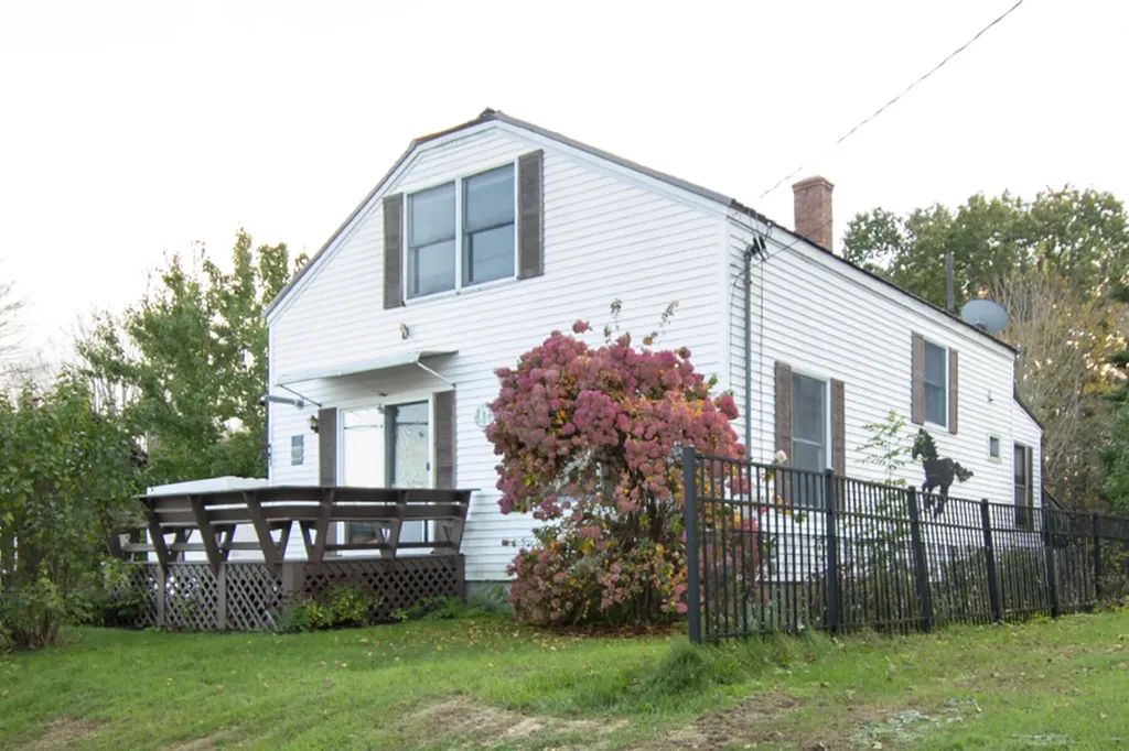 13 Mcclellan Street Lisbon ME 04250