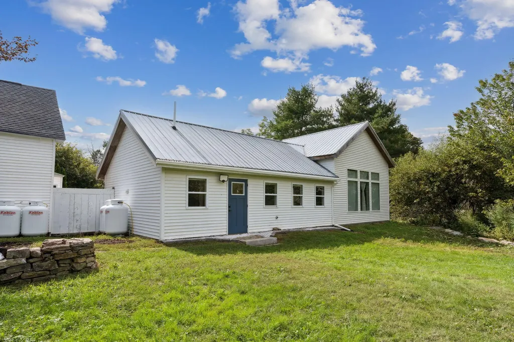 362 Hallowell Road Chelsea ME 04330