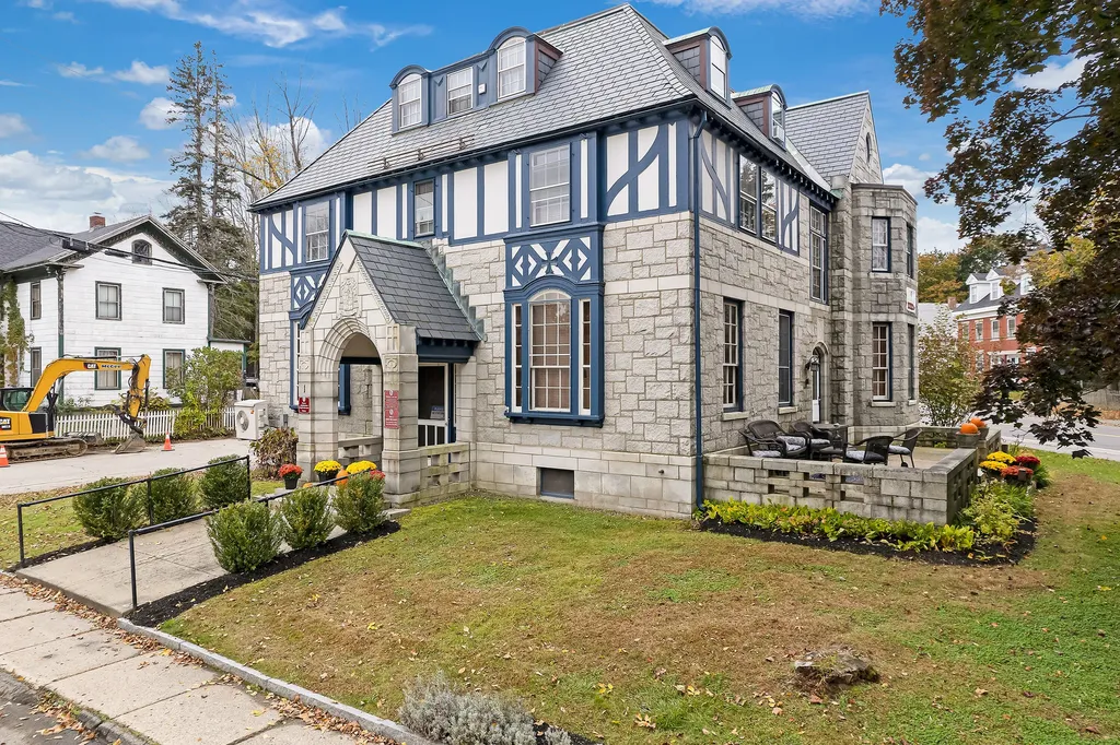 1 Lincoln Avenue Gardiner ME 04345