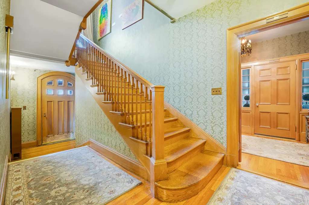 1 Lincoln Avenue Gardiner ME 04345
