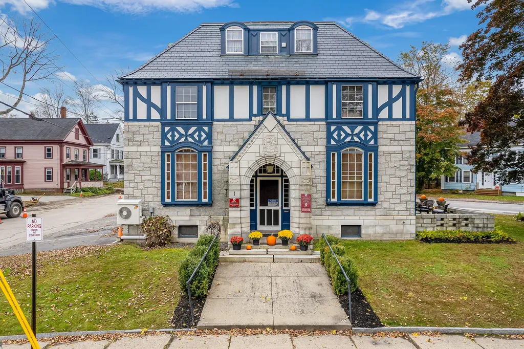 1 Lincoln Avenue Gardiner ME 04345