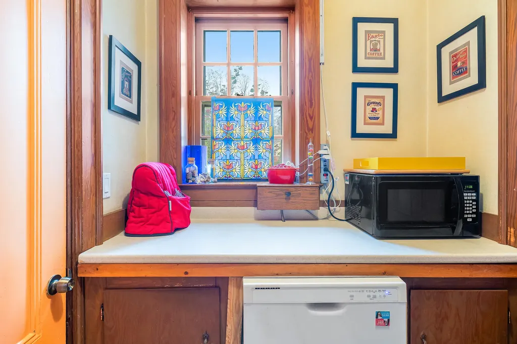 1 Lincoln Avenue Gardiner ME 04345