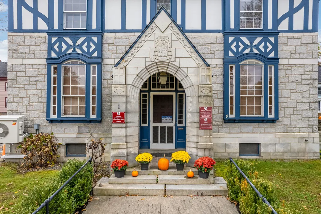 1 Lincoln Avenue Gardiner ME 04345