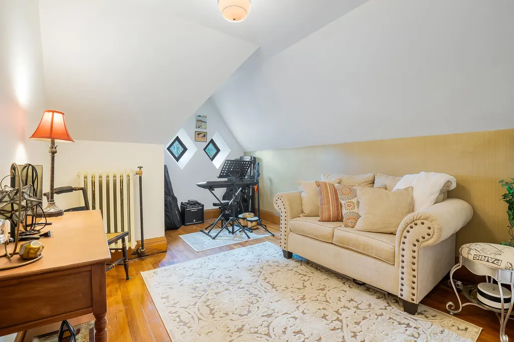 1 Lincoln Avenue Gardiner ME 04345