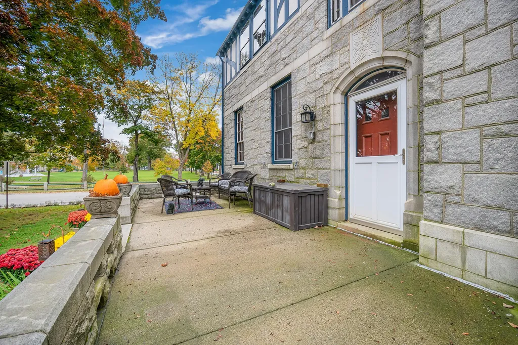 1 Lincoln Avenue Gardiner ME 04345
