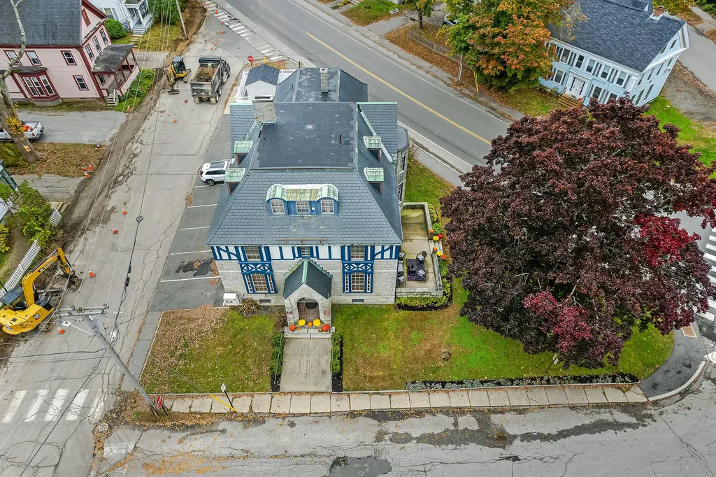 1 Lincoln Avenue Gardiner ME 04345