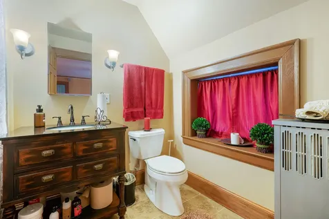 1 Lincoln Avenue Gardiner ME 04345