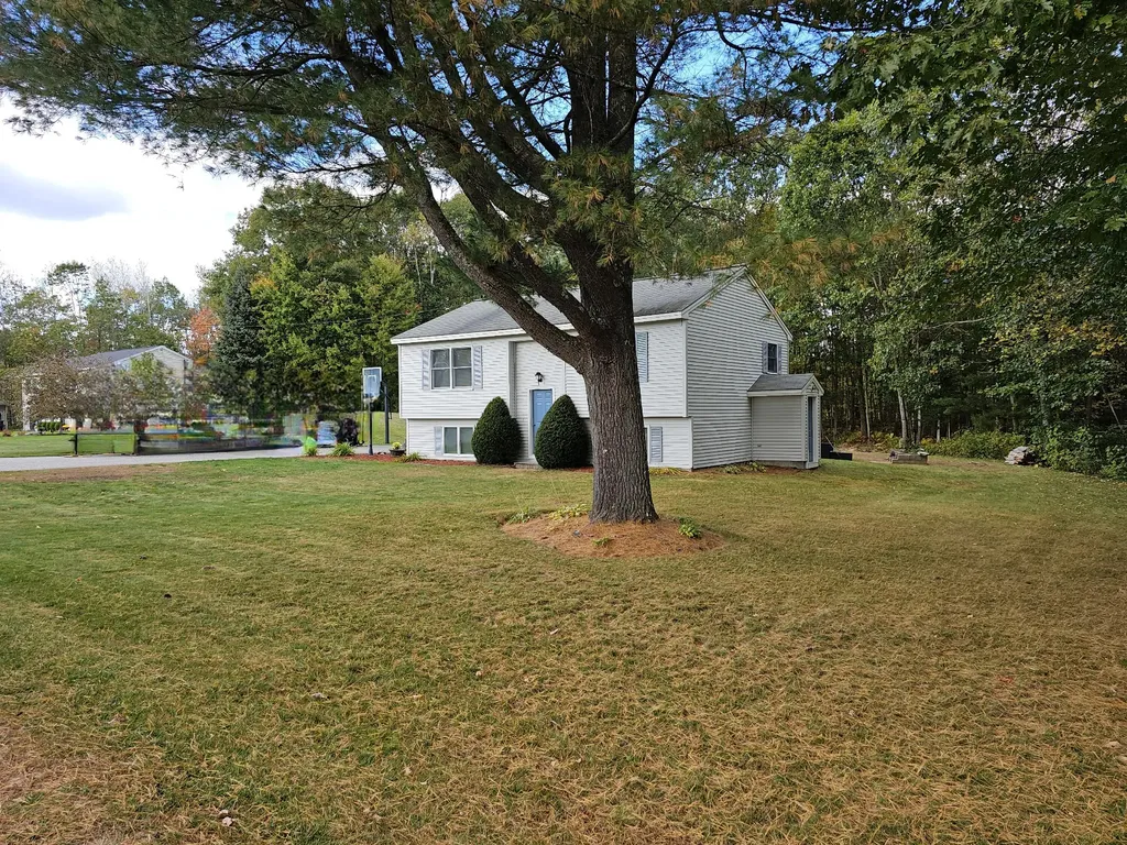 253 Fletcher Road Auburn ME 04210