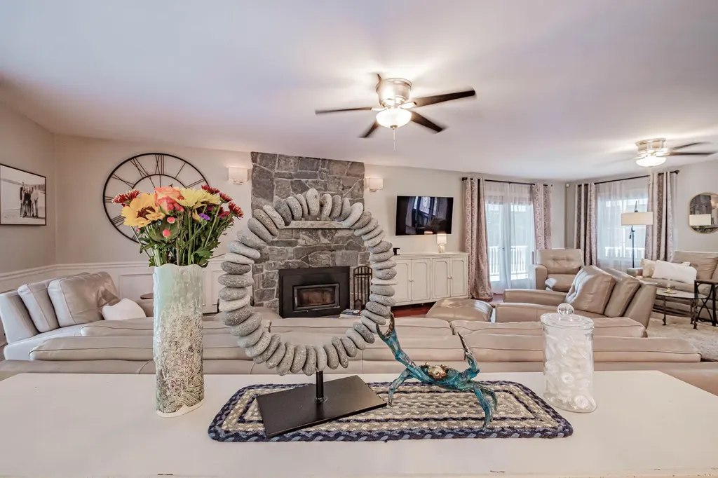 8 Big Pine Drive Topsham ME 04086