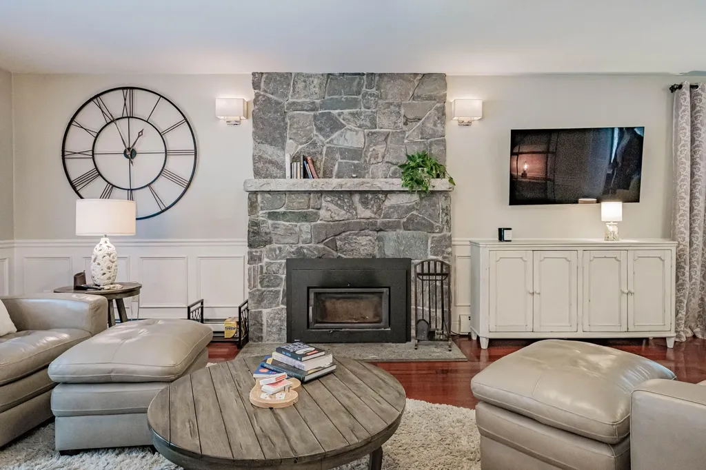 8 Big Pine Drive Topsham ME 04086