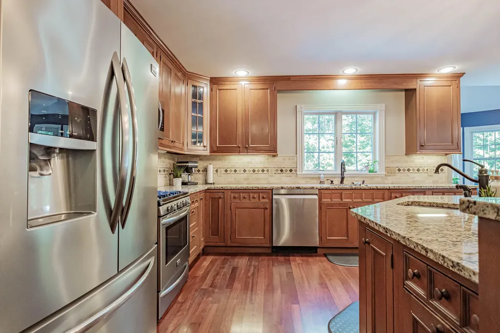 8 Big Pine Drive Topsham ME 04086