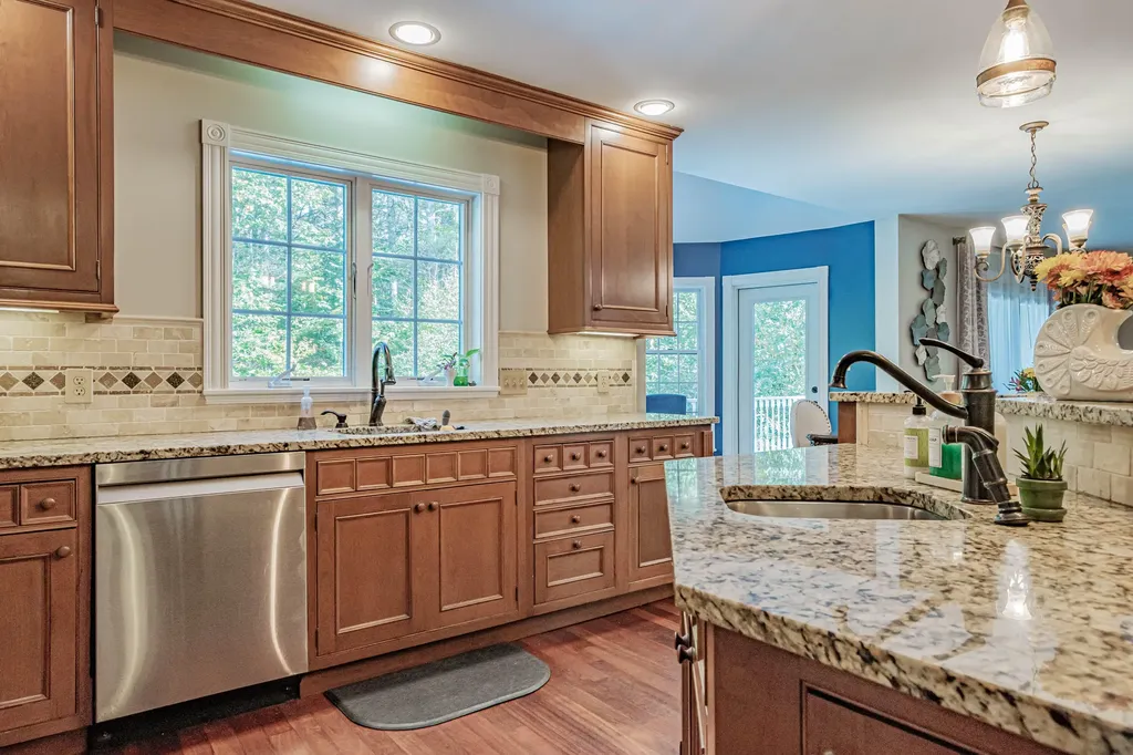 8 Big Pine Drive Topsham ME 04086