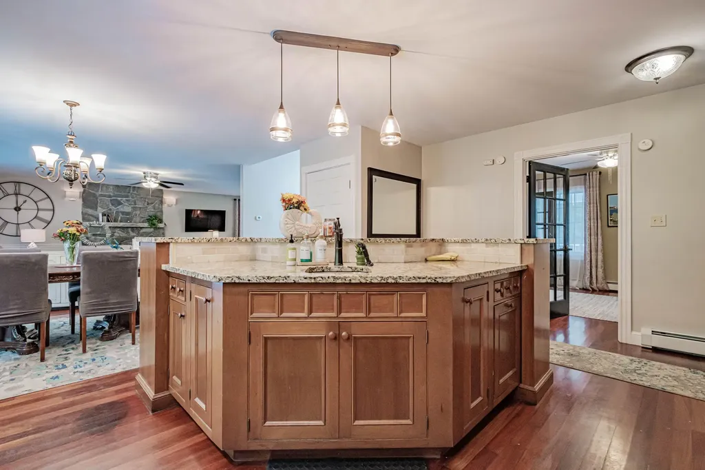 8 Big Pine Drive Topsham ME 04086
