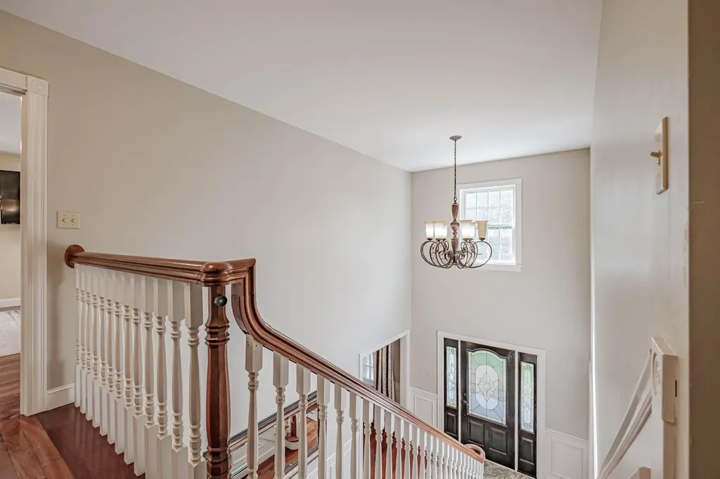 8 Big Pine Drive Topsham ME 04086