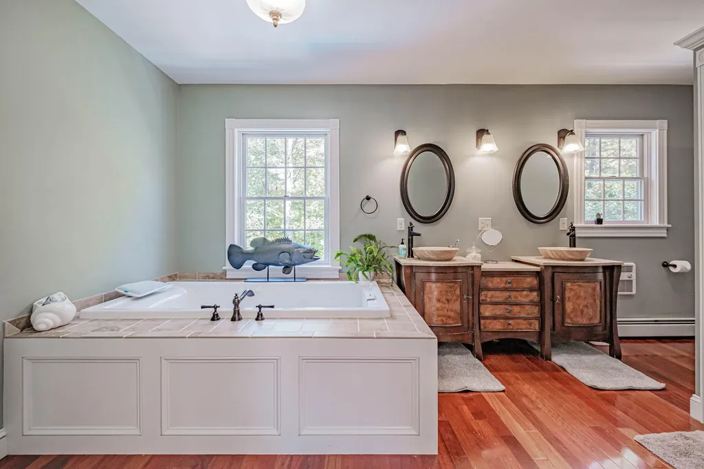 8 Big Pine Drive Topsham ME 04086