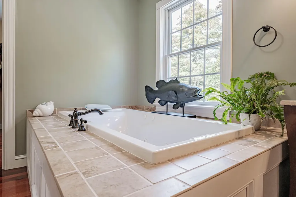 8 Big Pine Drive Topsham ME 04086