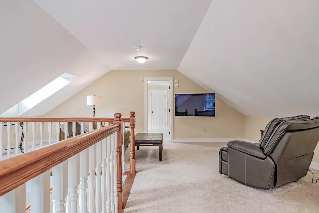 8 Big Pine Drive Topsham ME 04086