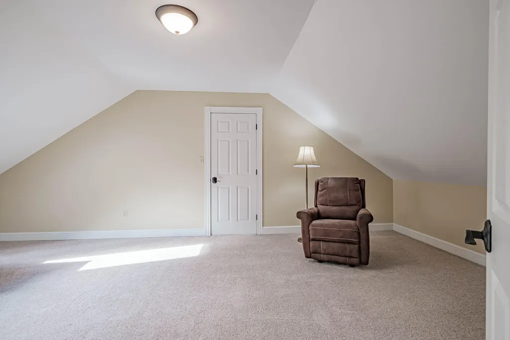 8 Big Pine Drive Topsham ME 04086