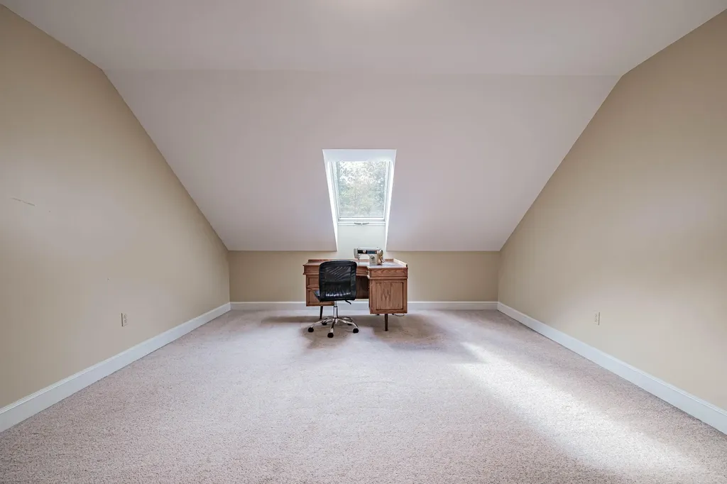8 Big Pine Drive Topsham ME 04086