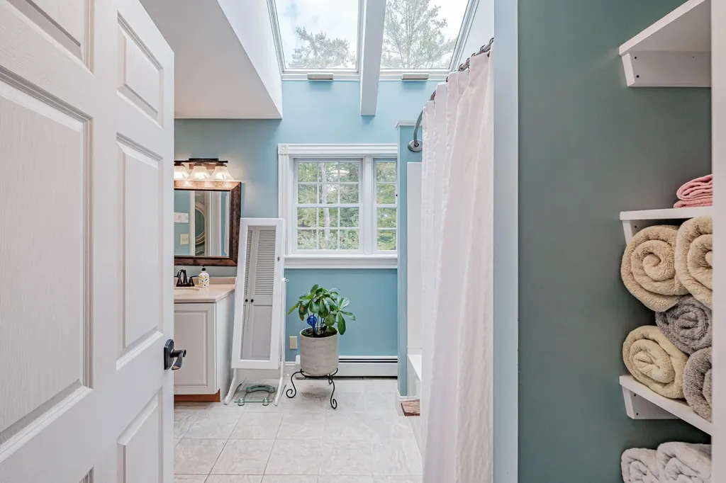 8 Big Pine Drive Topsham ME 04086
