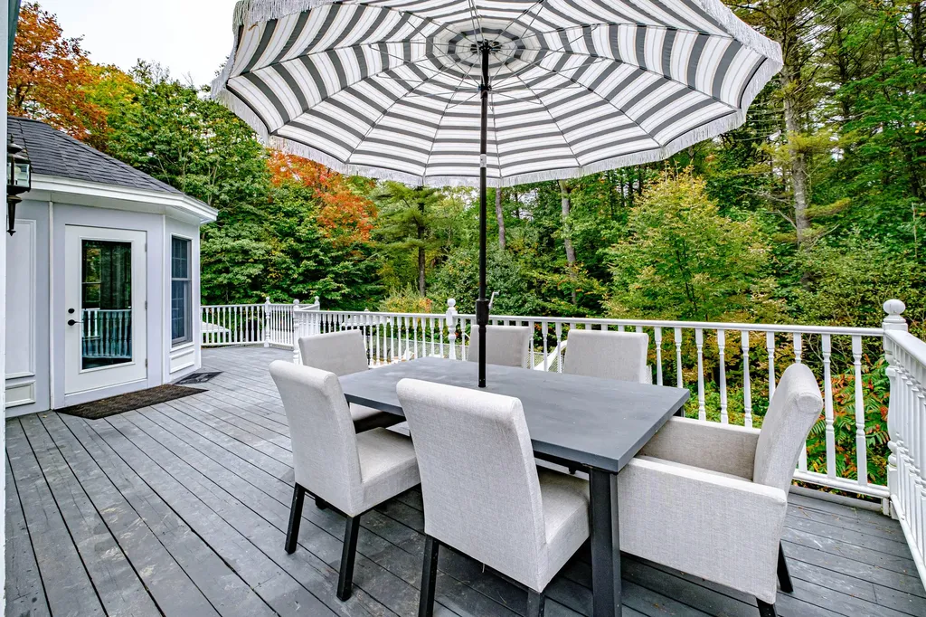 8 Big Pine Drive Topsham ME 04086