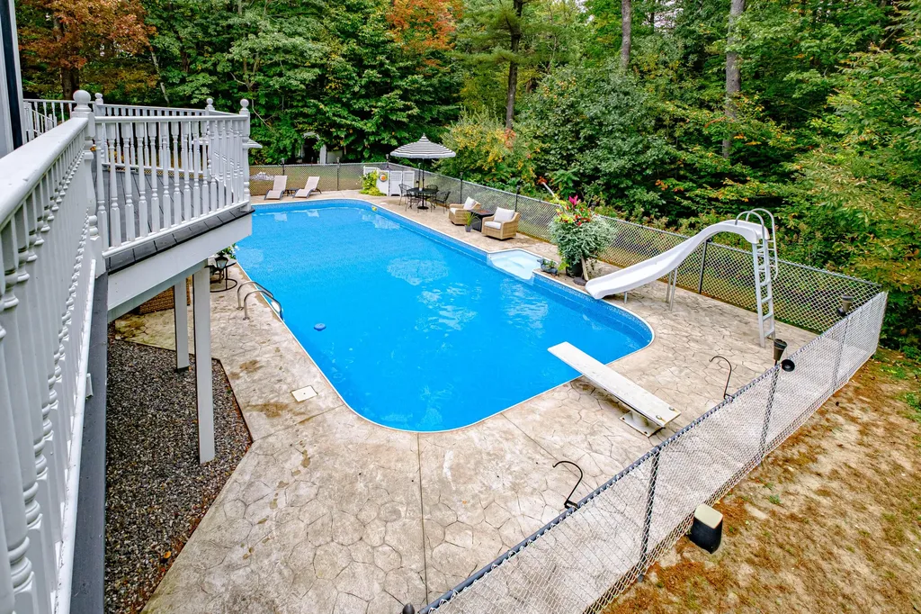 8 Big Pine Drive Topsham ME 04086