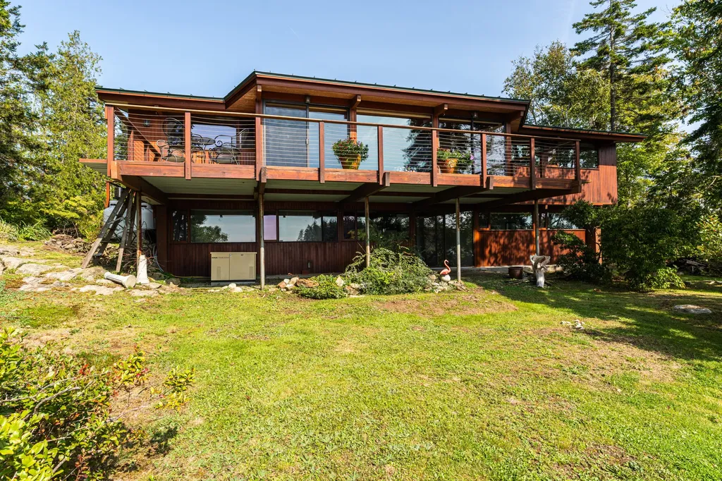 37 Little Crow Point Road Harpswell ME 04079