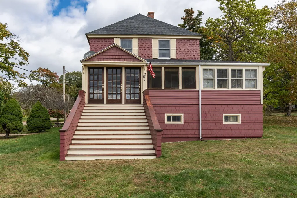 89 Sunset Avenue Portland ME 04109