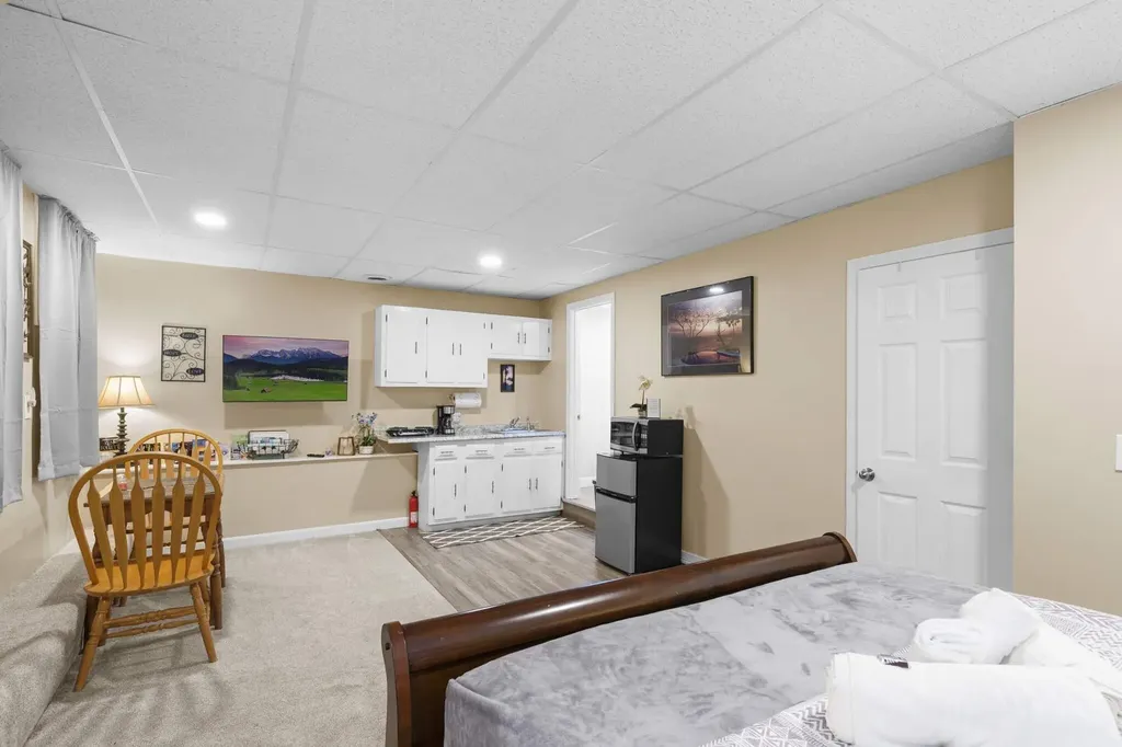 33 Foyes Lane Kittery ME 03904