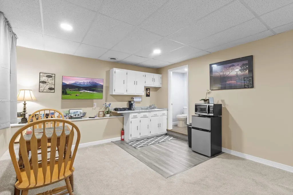 33 Foyes Lane Kittery ME 03904