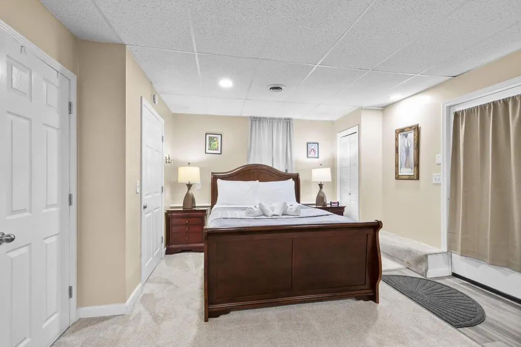 33 Foyes Lane Kittery ME 03904