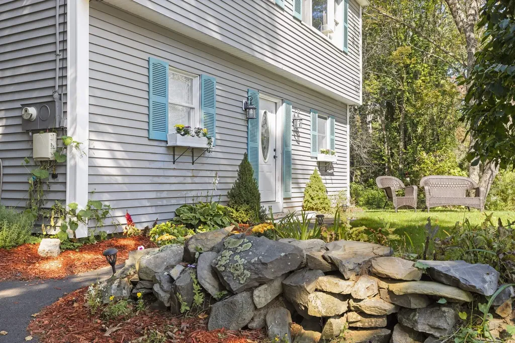 33 Foyes Lane Kittery ME 03904