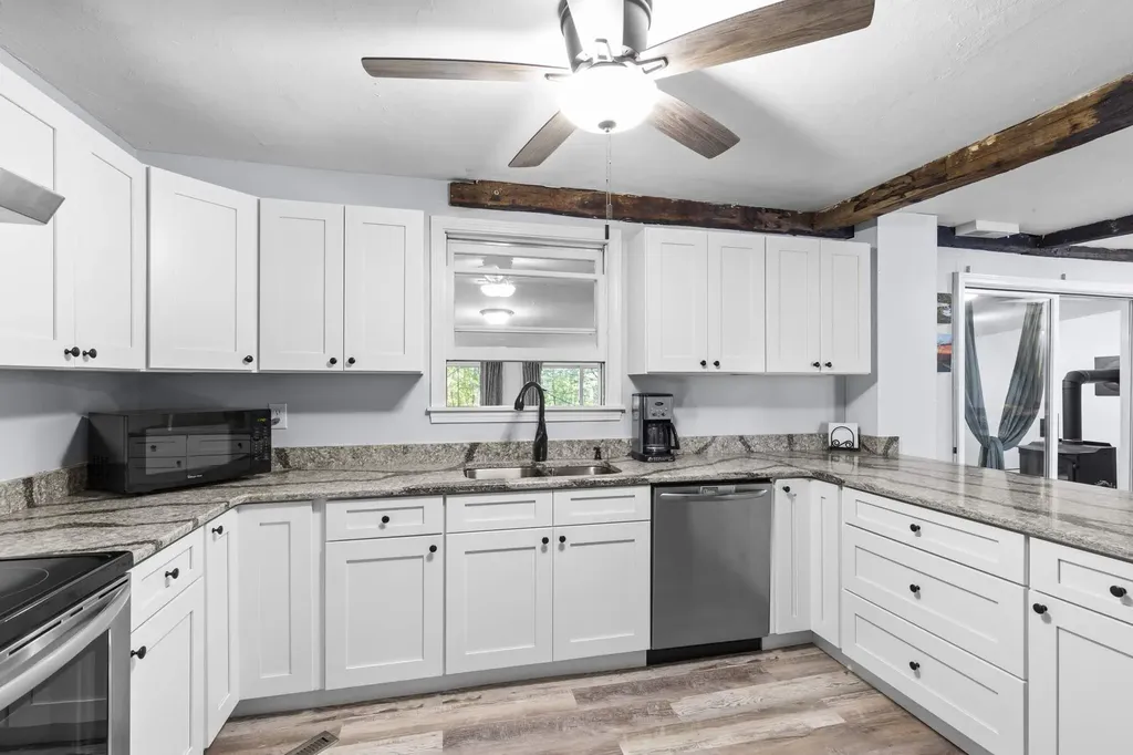 33 Foyes Lane Kittery ME 03904