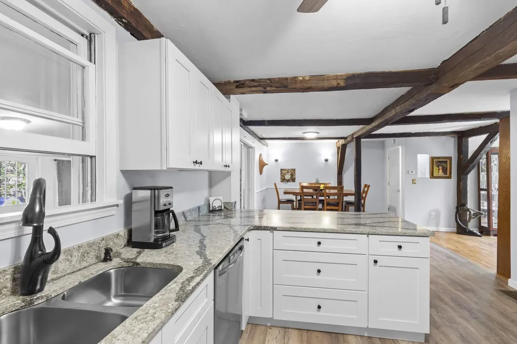 33 Foyes Lane Kittery ME 03904