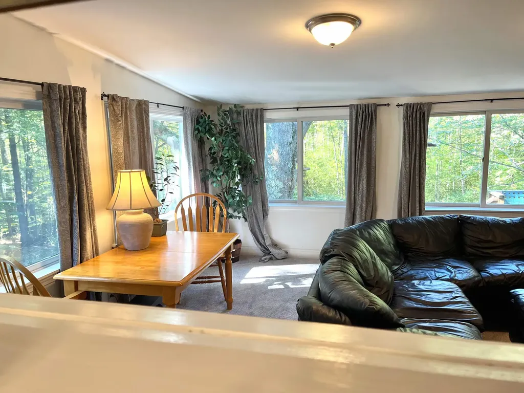 33 Foyes Lane Kittery ME 03904