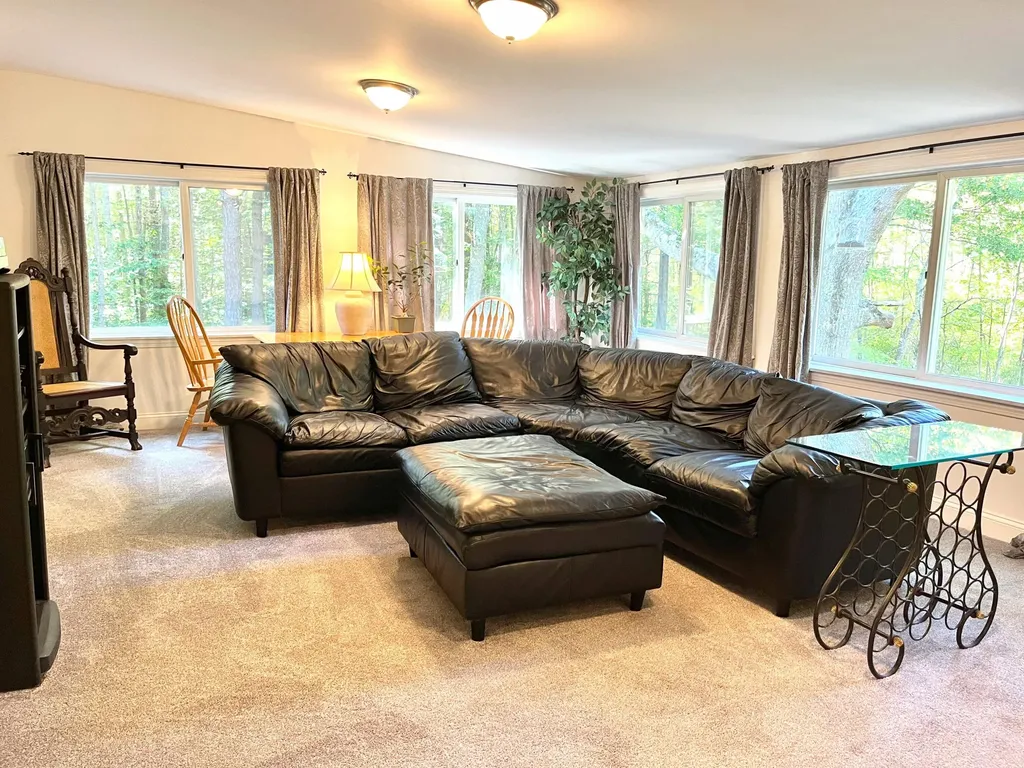 33 Foyes Lane Kittery ME 03904