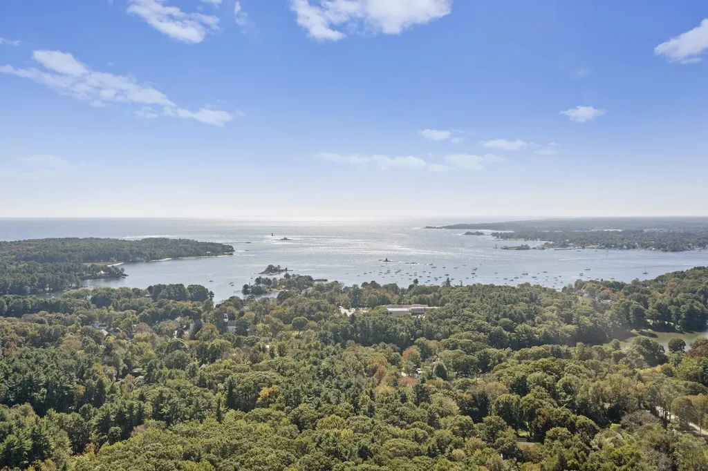 33 Foyes Lane Kittery ME 03904