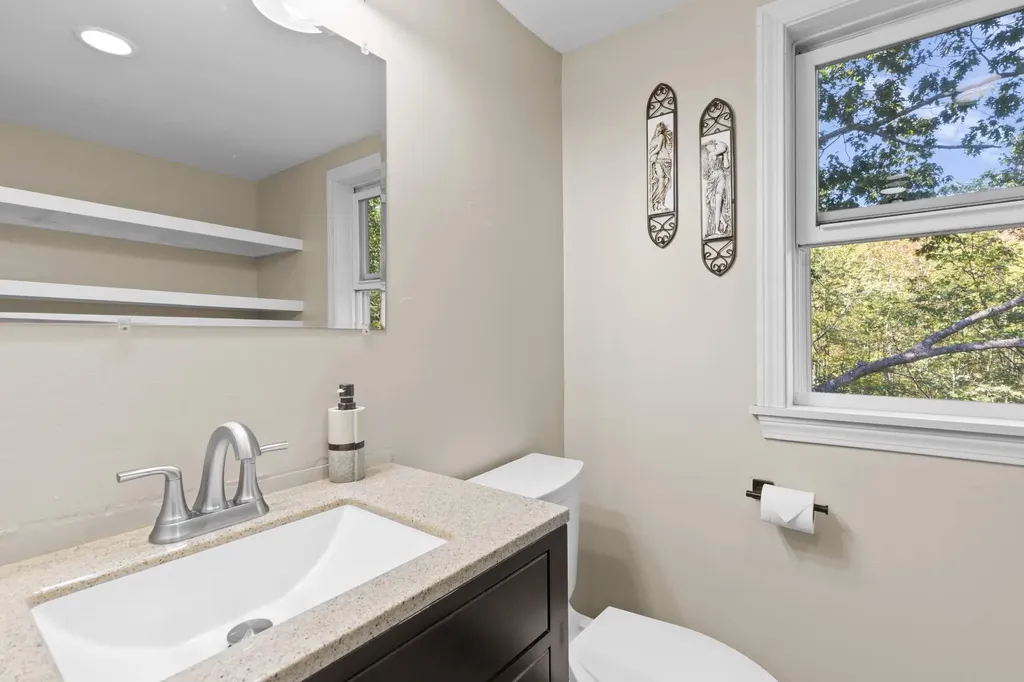 33 Foyes Lane Kittery ME 03904
