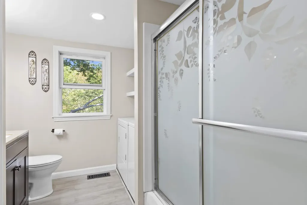 33 Foyes Lane Kittery ME 03904