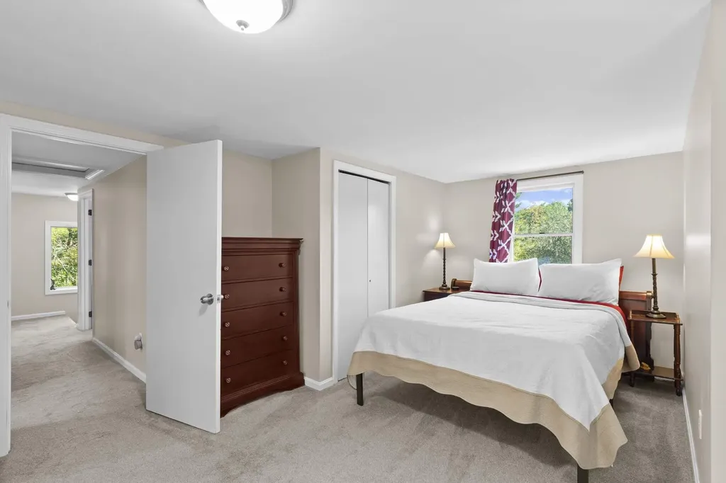 33 Foyes Lane Kittery ME 03904