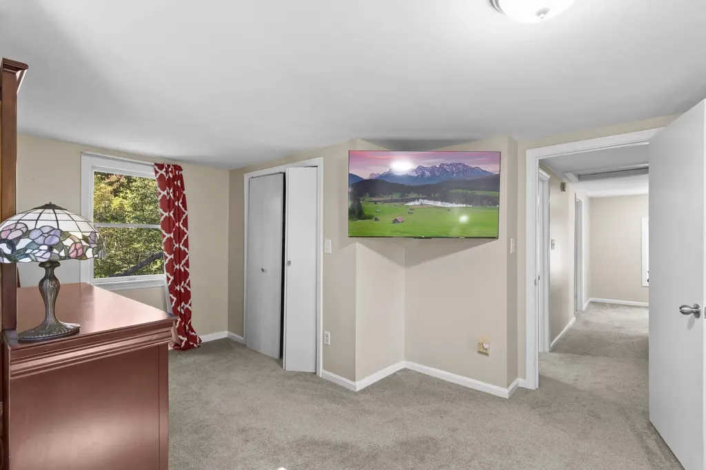 33 Foyes Lane Kittery ME 03904