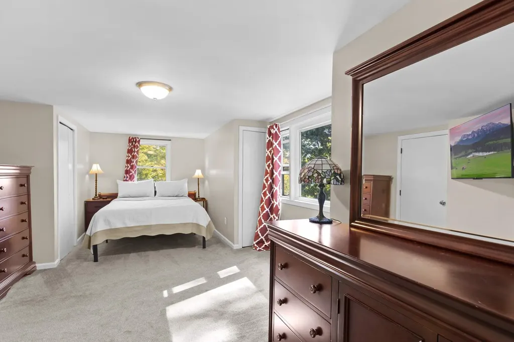 33 Foyes Lane Kittery ME 03904
