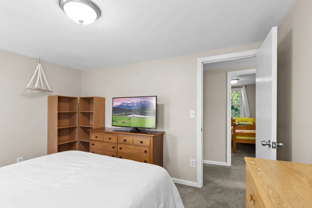 33 Foyes Lane Kittery ME 03904