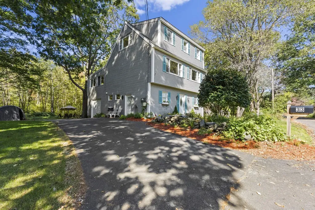 33 Foyes Lane Kittery ME 03904