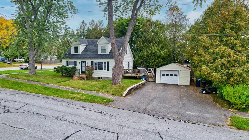 223 Fern Street Bangor ME 04401