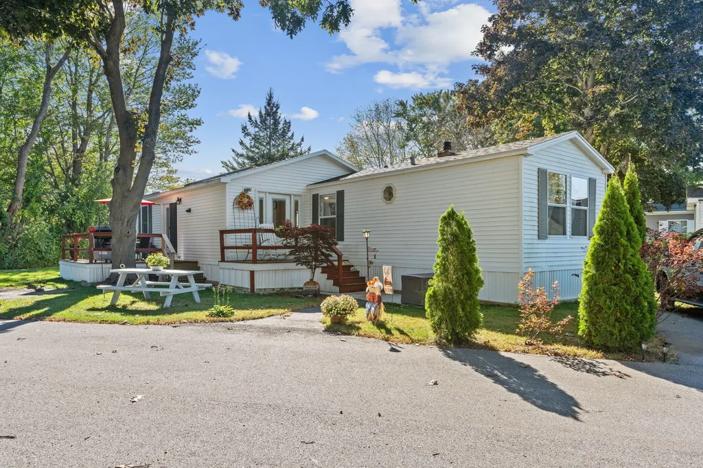 112 Blackberry Place Kittery ME 03904