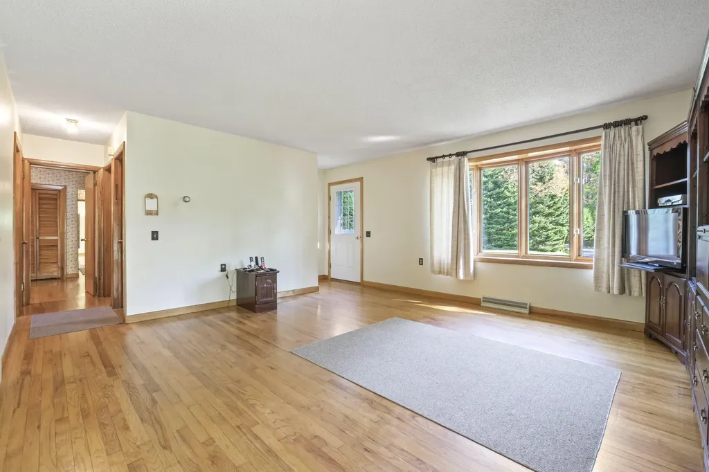 752 Hallowell Road Pownal ME 04069
