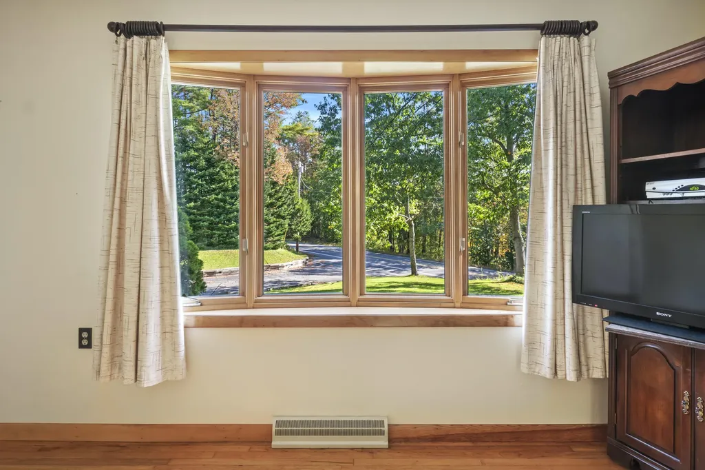 752 Hallowell Road Pownal ME 04069