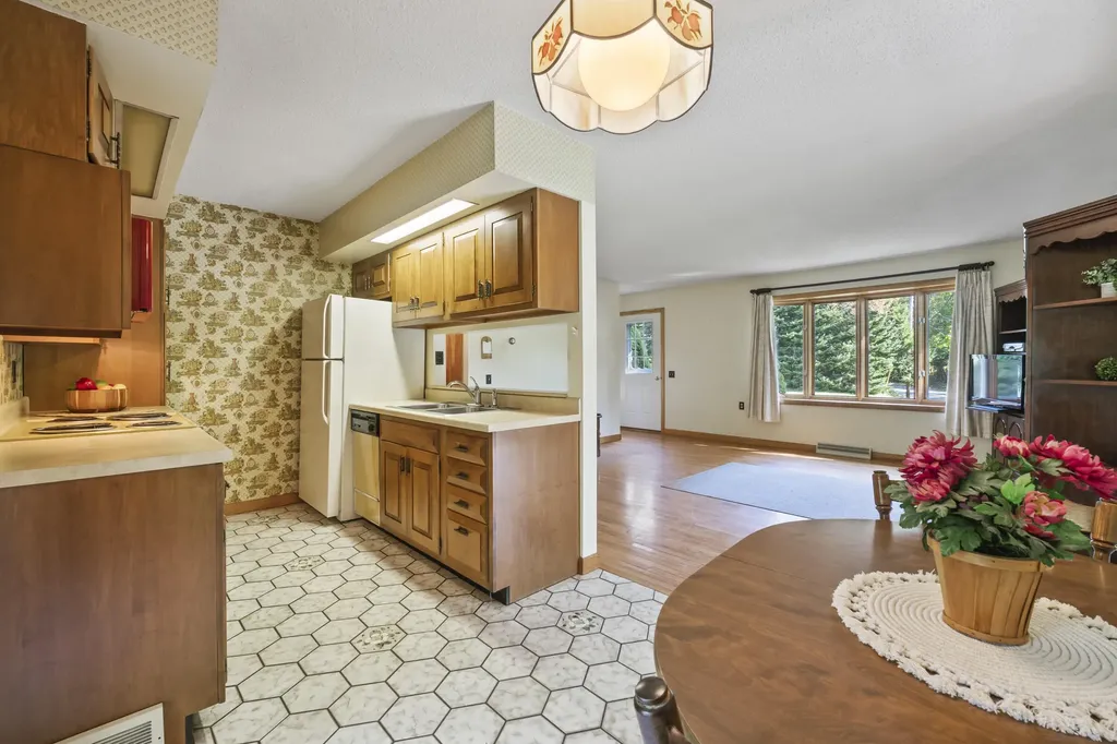 752 Hallowell Road Pownal ME 04069
